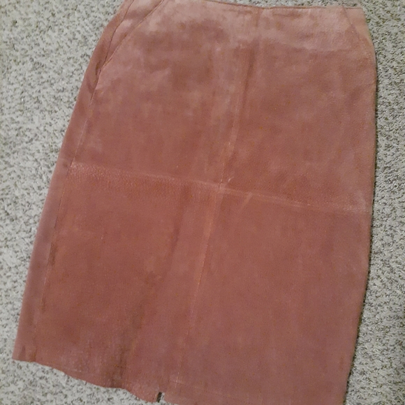 Camel tan suade skirt - Picture 1 of 4